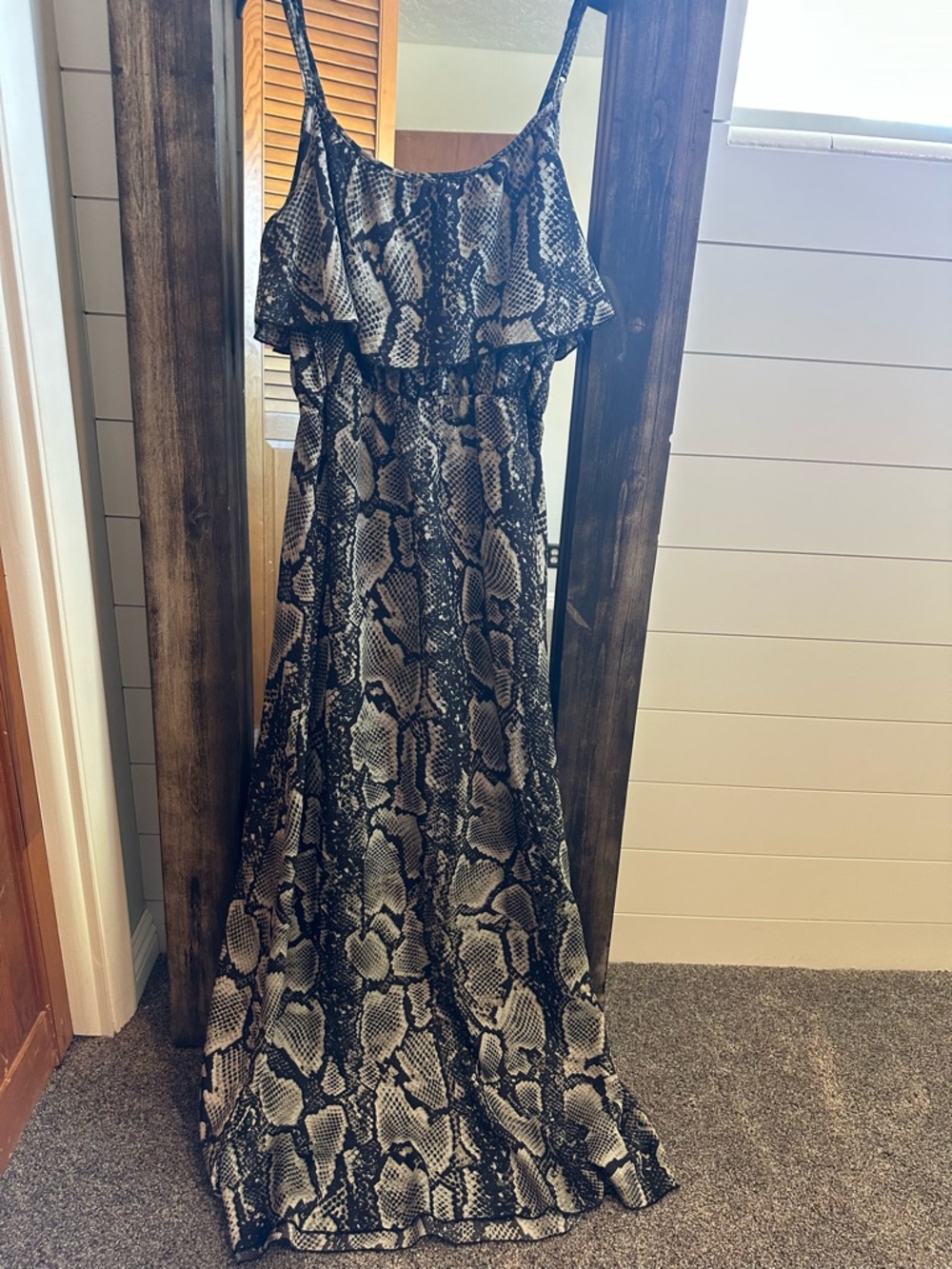Snake Print Maxi Dress Boho Ruffle Off Shoulder Style Flowy Western Chic medium - Picture 3 of 6